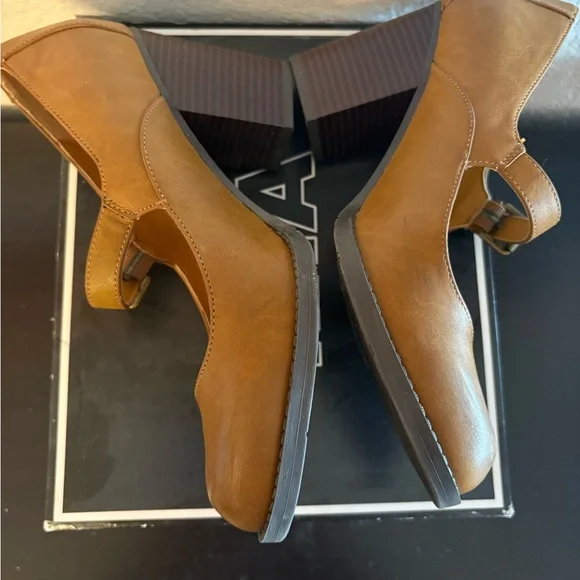 MIA “Susy” Mary Jane Heels Tan - Picture 2 of 7